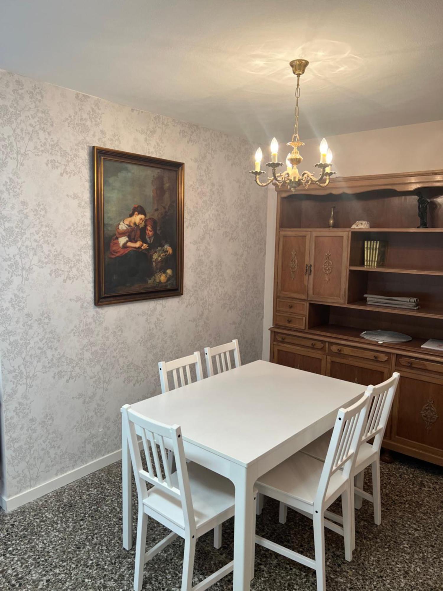 Centrally-Located, Spacious Flat At Historic Centre & Short Walk To Beach アリカンテ エクステリア 写真